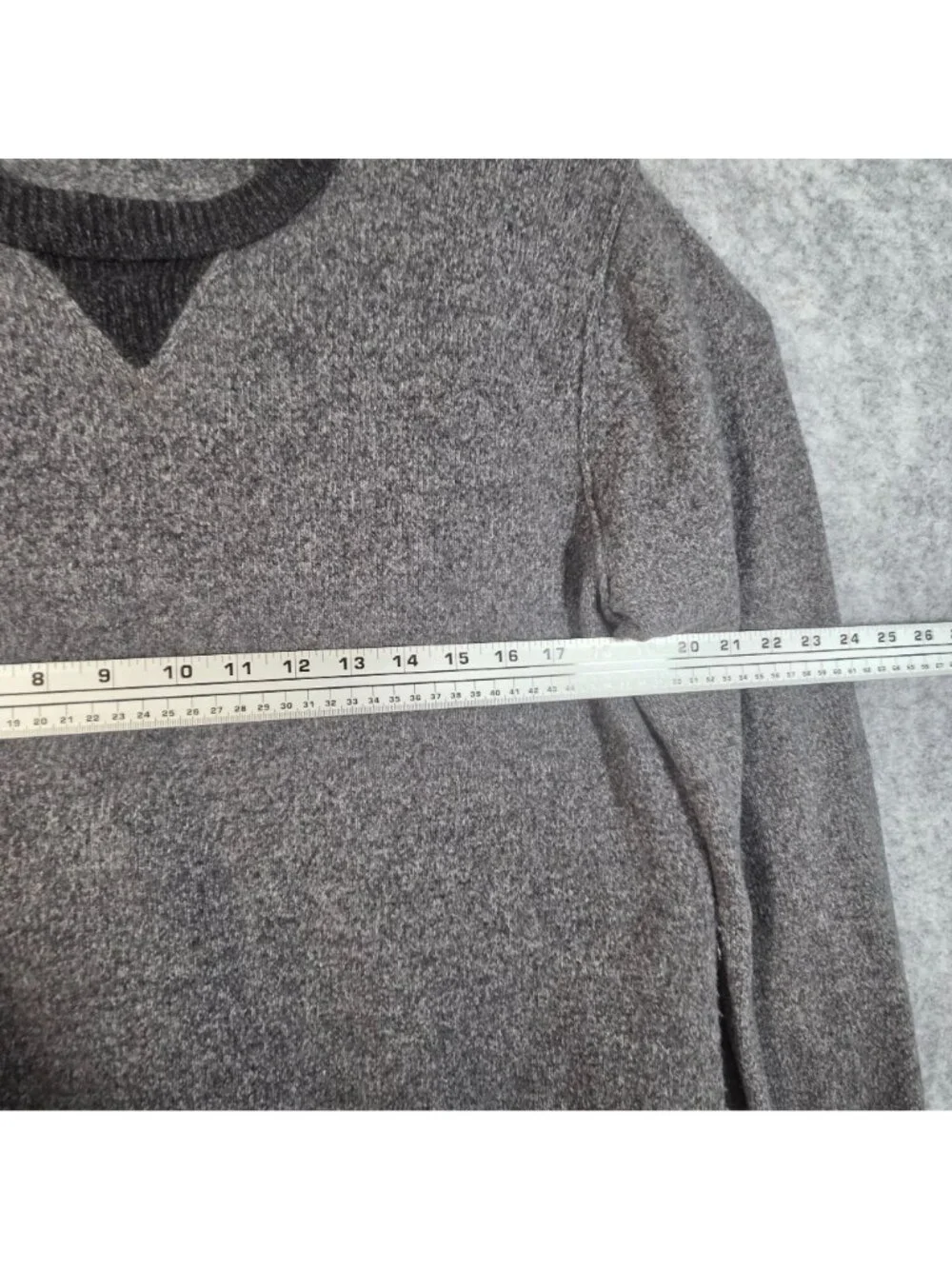 Banana Republic Charcoal Gray Sweater V Notch Ribbed Trim Men’s L
